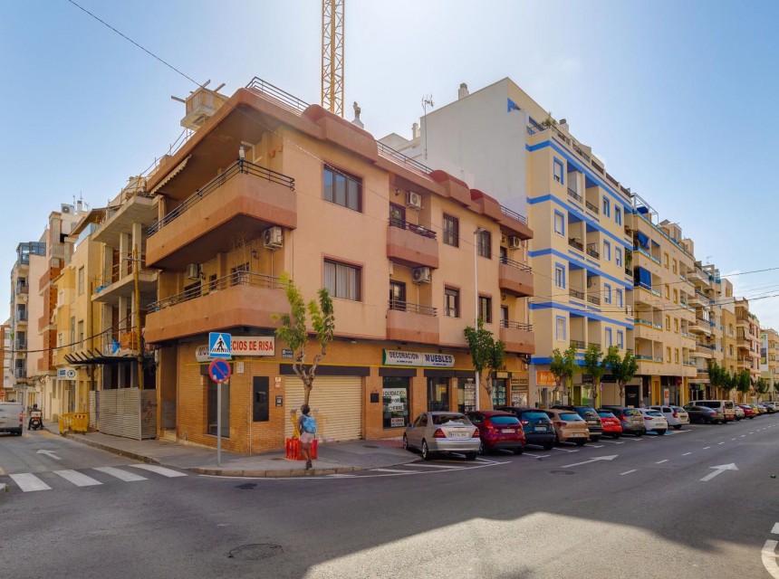 Resale - Apartment - Torrevieja - Centro - Muelle Pesquero
