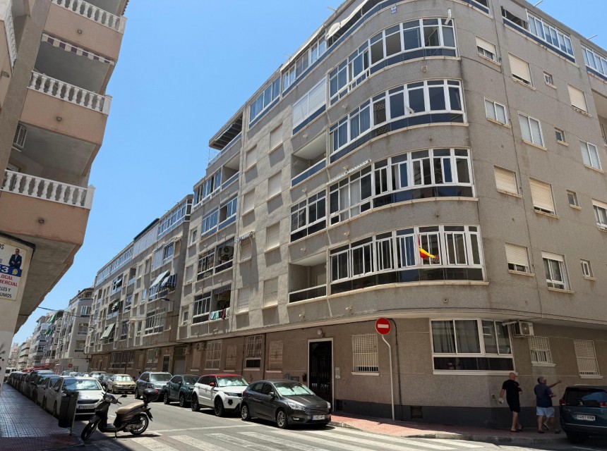 Resale - Apartment - Torrevieja - Estacion de autobuses