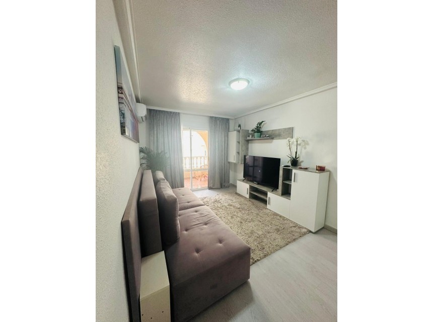 Resale - Apartment - Torrevieja - Parque de Las Naciones