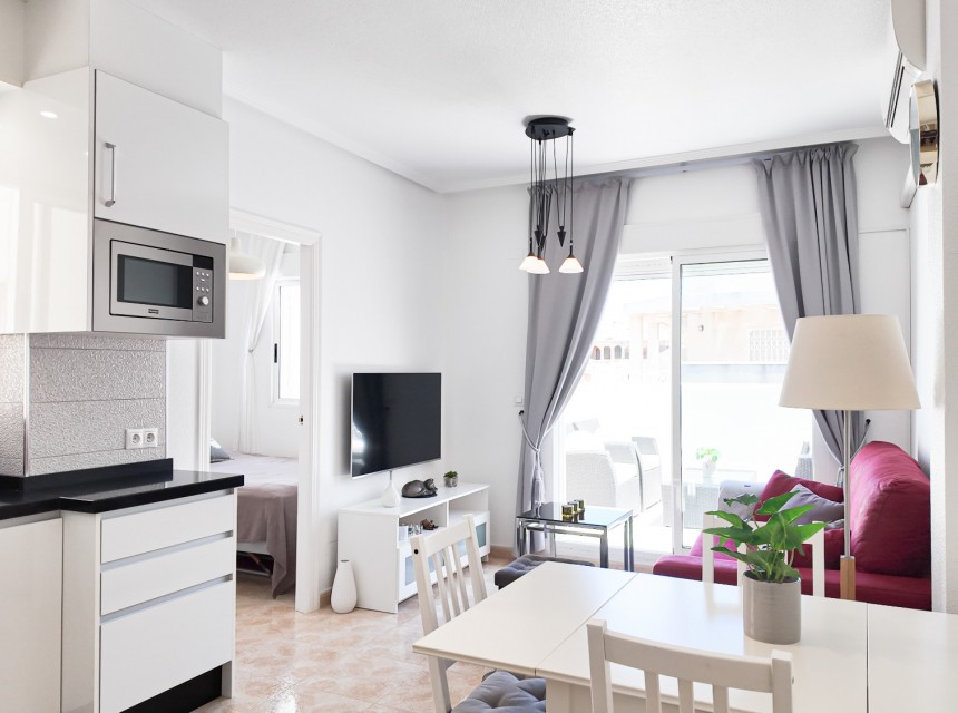 Resale - Apartment - Torrevieja - Parque las naciones