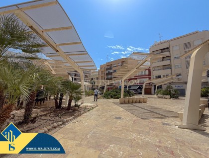 Resale - Apartment - Torrevieja - Paseo maritimo