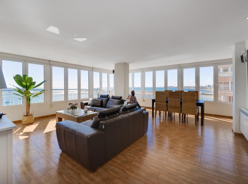 Resale - Apartment - Torrevieja - Playa de La Acequion