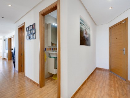 Resale - Apartment - Torrevieja - Playa de La Acequion