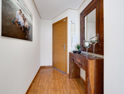 Resale - Apartment - Torrevieja - Playa de La Acequion