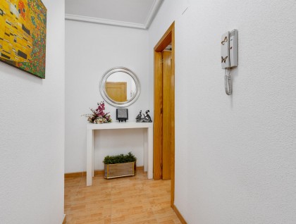 Resale - Apartment - Torrevieja - Playa de La Acequion