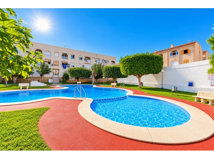Resale - Apartment - Torrevieja - Playa de La Acequion