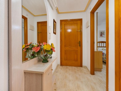 Resale - Apartment - Torrevieja - Playa de La Acequion