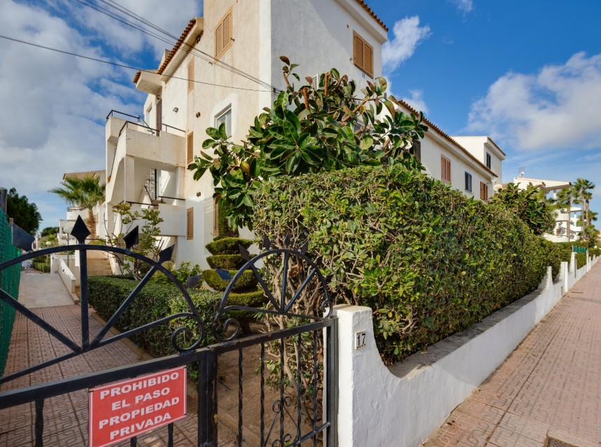 Resale - Apartment - Torrevieja - Playa De Los Locos
