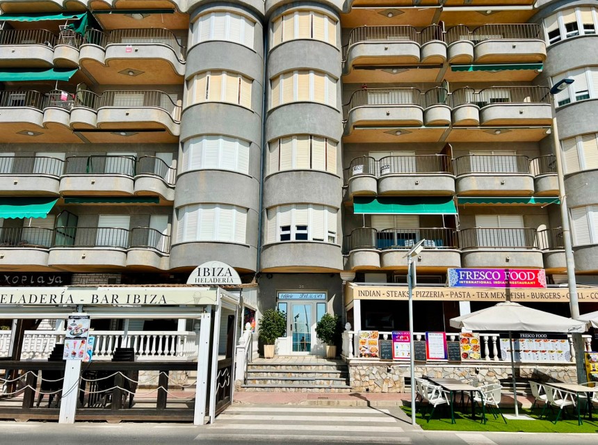 Resale - Apartment - Torrevieja - Playa de los locos