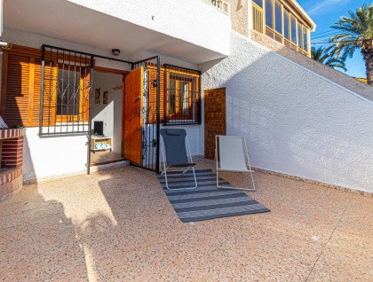 Resale - Apartment - Torrevieja - Playa de los Naufragos