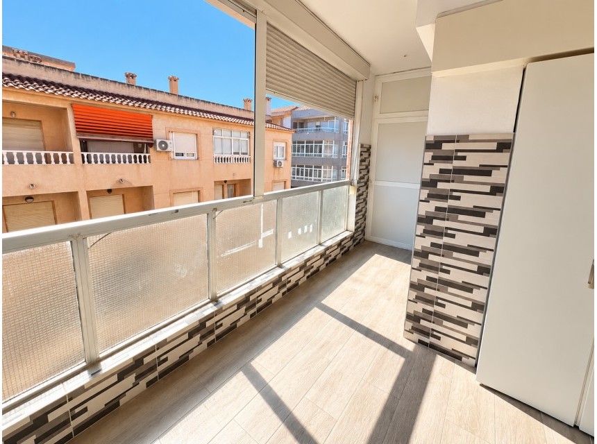 Resale - Apartment - Torrevieja - Playa de los Naufragos