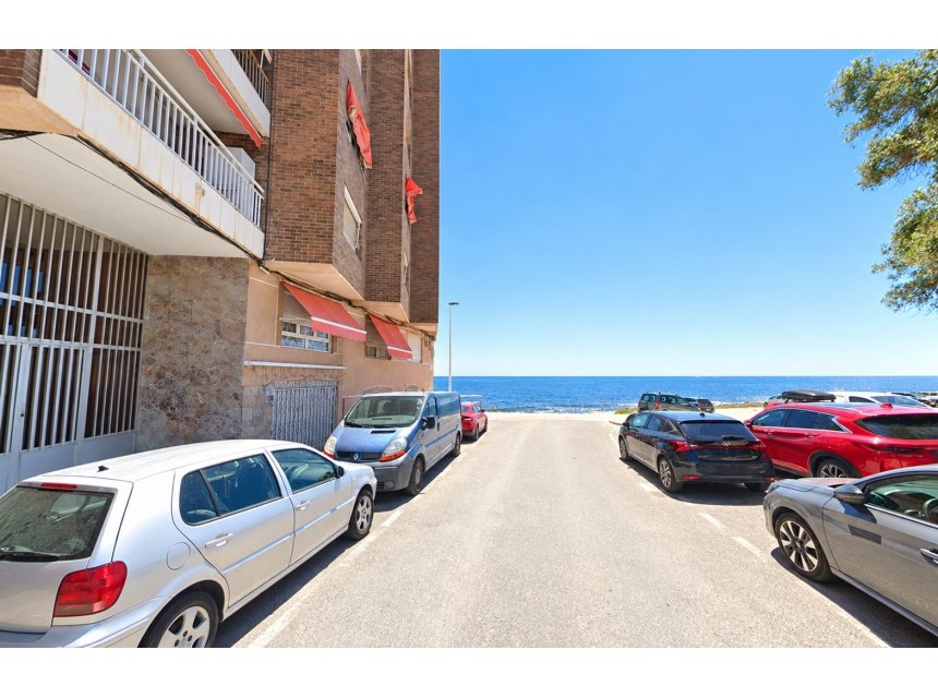 Resale - Apartment - Torrevieja - Playa de los Naufragos