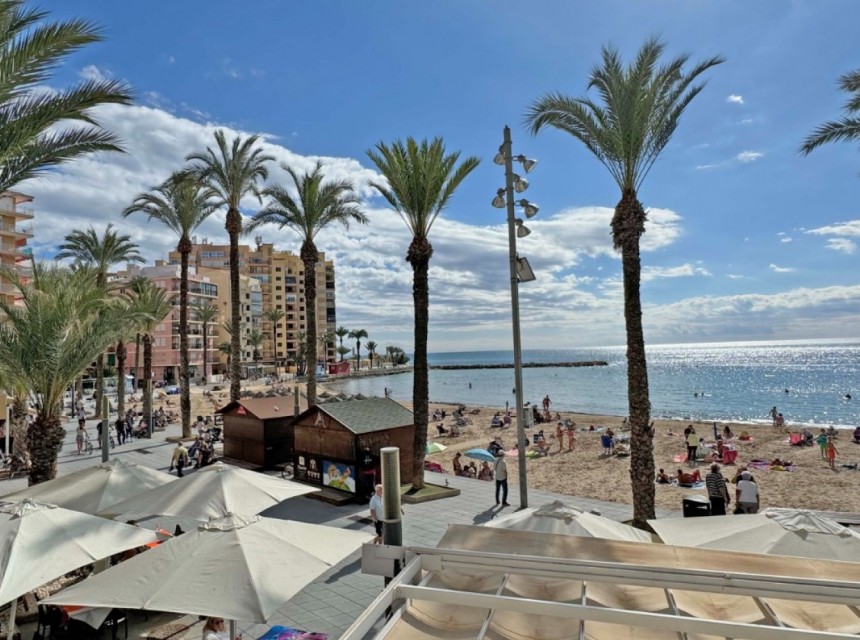Resale - Apartment - Torrevieja - Playa del cura
