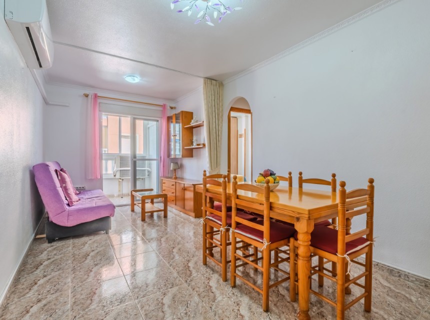 Resale - Apartment - Torrevieja - Playa del cura