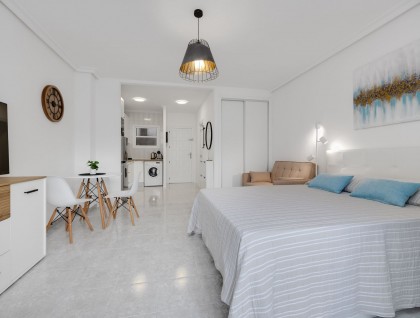 Resale - Apartment - Torrevieja - Playa del cura