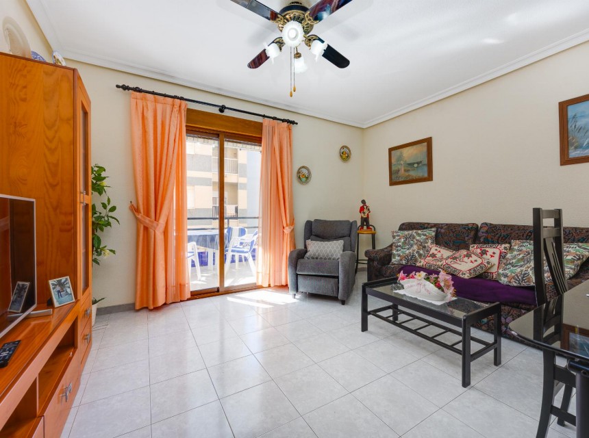 Resale - Apartment - Torrevieja - Playa del cura