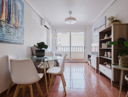 Resale - Apartment - Torrevieja - Puerto