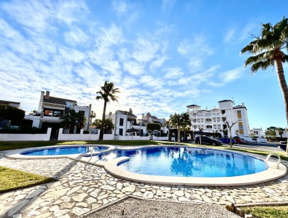 Resale - Apartment - Villamartín