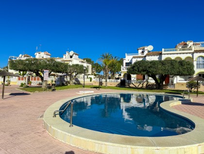 Resale - Apartment - Villamartín