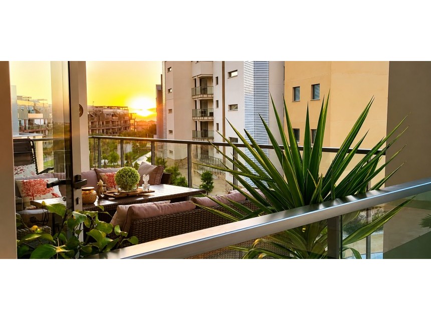 Resale - Apartment - Villamartín