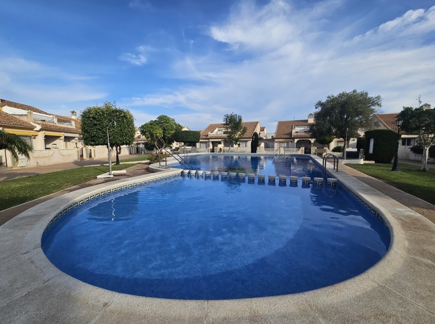 Resale - Bungalow - Orihuela Costa - La Zenia