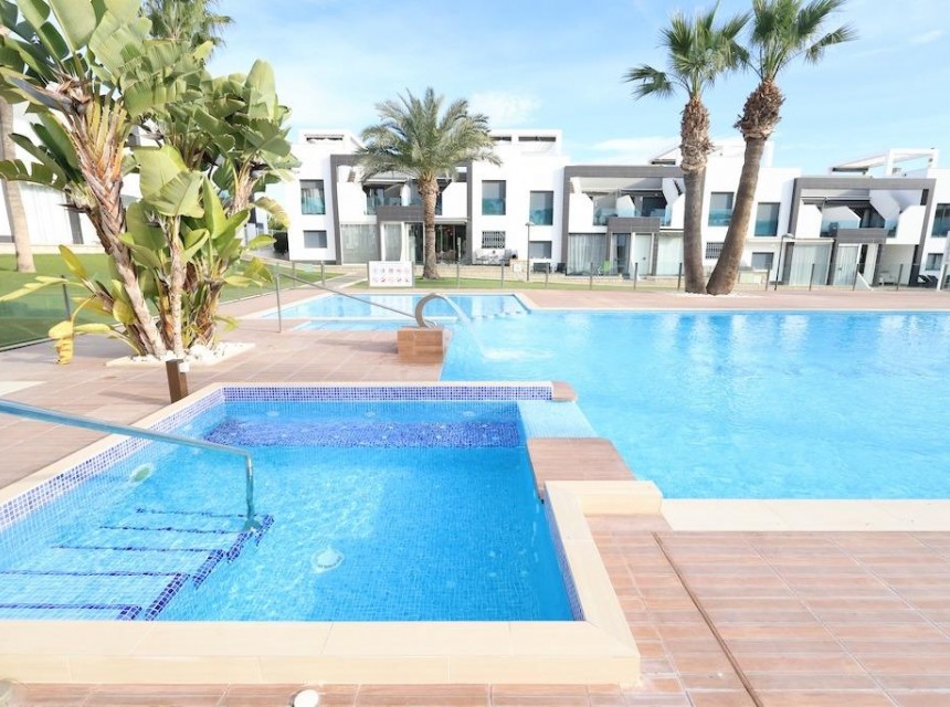 Resale - Bungalow - Orihuela Costa - La Zenia