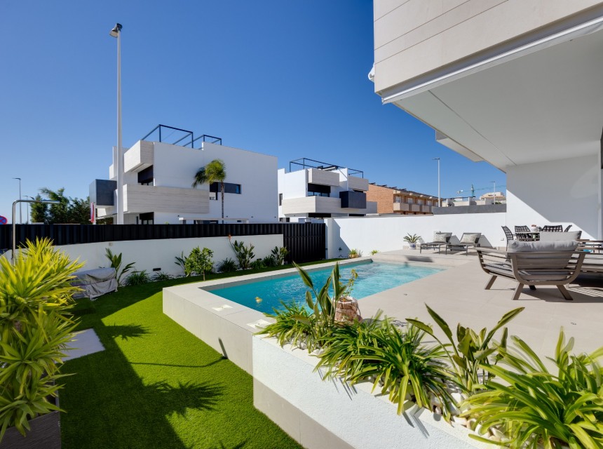 Resale - Bungalow - Pilar de La Horadada