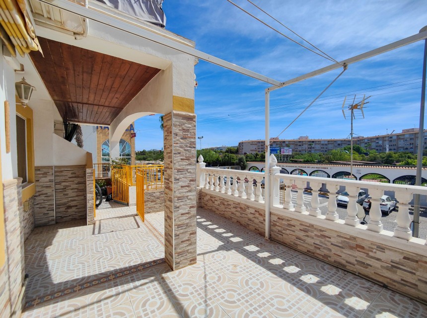 Resale - Bungalow - Torrevieja