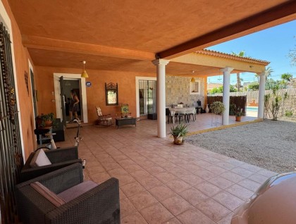 Resale - Finca - Albatera