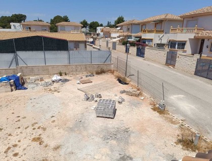 Resale - Plot - Fortuna - El Reloj