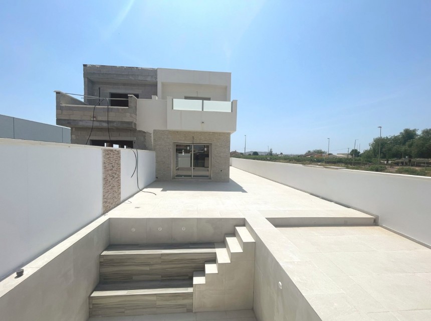 Resale - Semi-detached - Daya Nueva