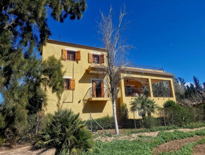 Resale - Townhouse - Daya Nueva