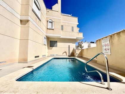 Resale - Townhouse - Heredades