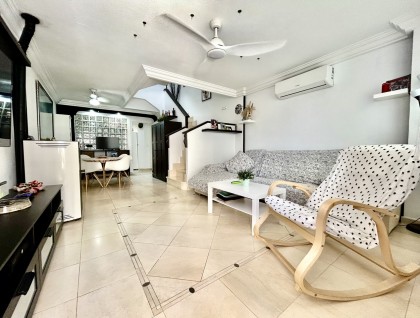 Resale - Townhouse - Heredades