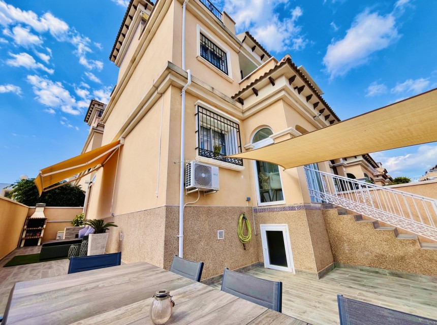 Resale - Townhouse - Orihuela Costa - Villamartín