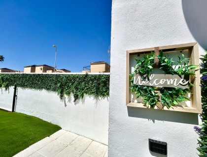 Resale - Townhouse - Punta Prima