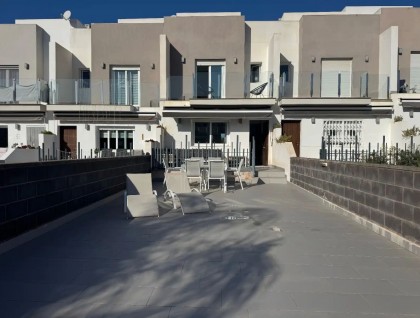 Resale - Townhouse - Torrevieja - Aguas Nuevas