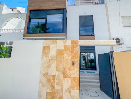 Resale - Townhouse - Torrevieja - Nueva Torrevieja - Aguas Nuevas