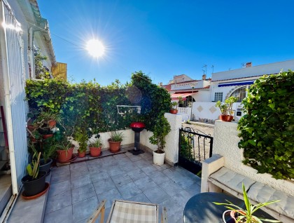 Resale - Townhouse - Torrevieja - Urbanización San Luis