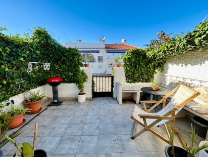 Resale - Townhouse - Torrevieja - Urbanización San Luis