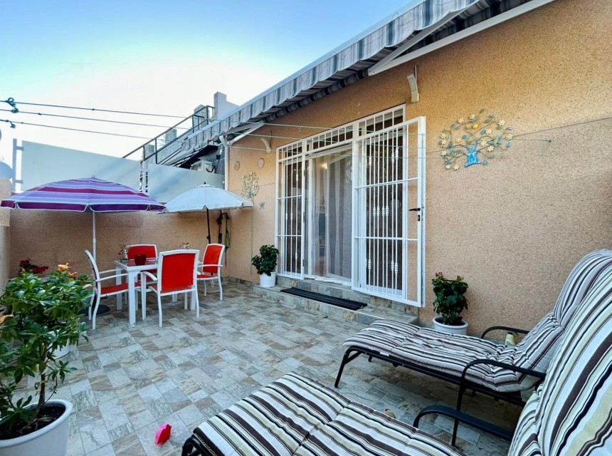 Resale - Townhouse - Torrevieja - Urbanización San Luis