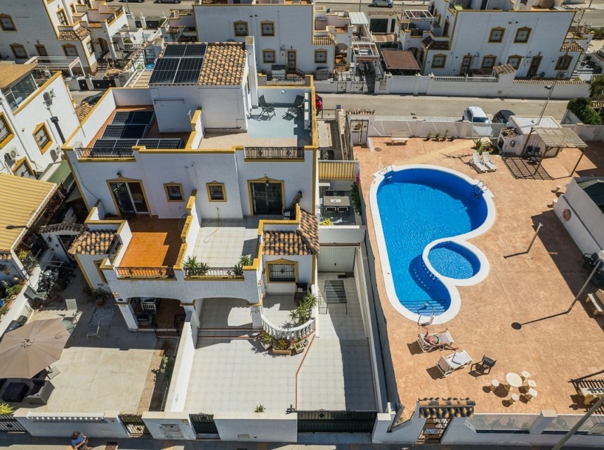 Resale - Townhouse - Vistabella Golf