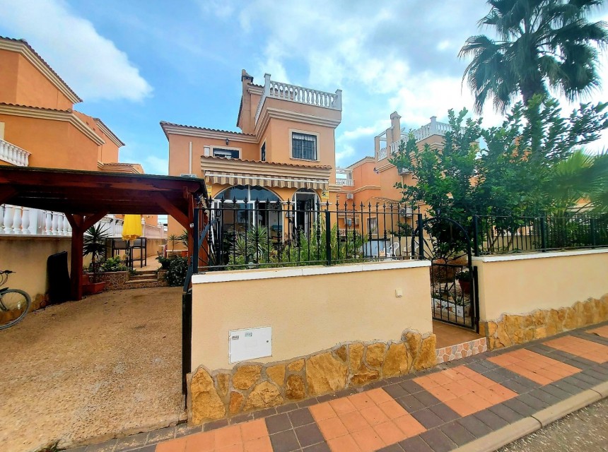 Resale - Villa - Algorfa