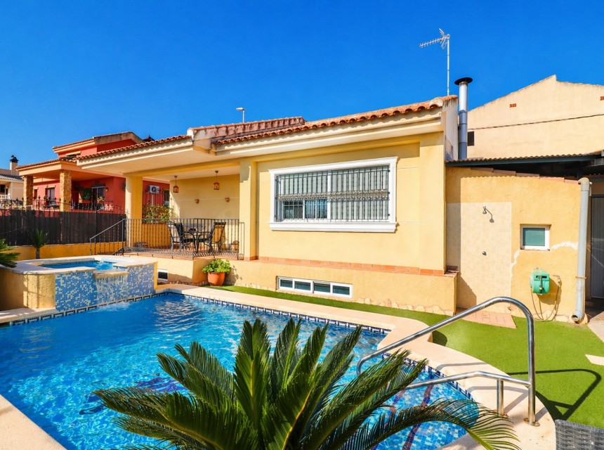 Resale - Villa - Almoradi - El Saladar