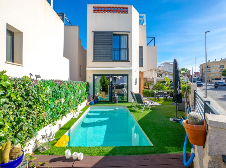 Resale - Villa - Benijófar