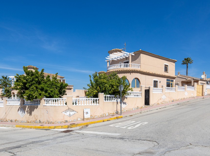 Resale - Villa - Benijófar