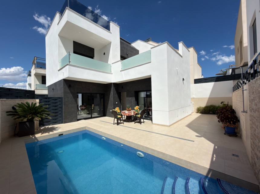 Resale - Villa - Benijófar