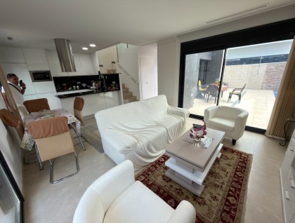 Resale - Villa - Benijófar