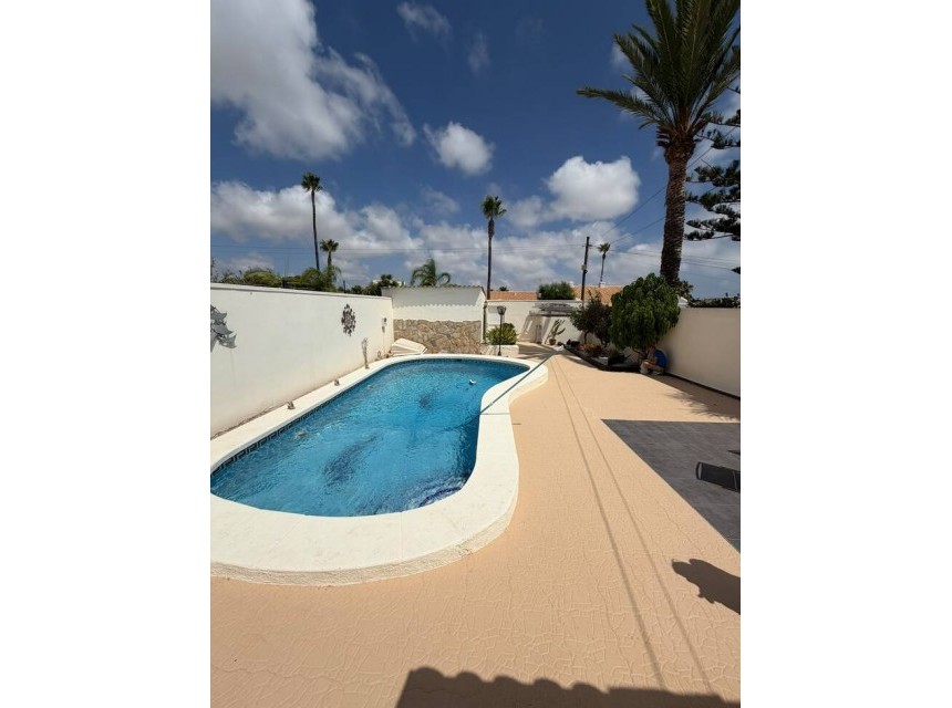 Resale - Villa - Cabo Roig - lomas de Don Juan