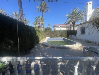 Resale - Villa - Cabo Roig